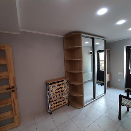 Апартаменты С Террасой И Гаражом Odessa Luaran gambar