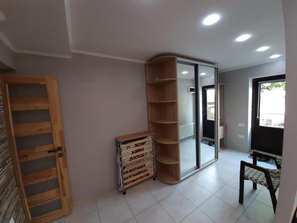 Апартаменты С Террасой И Гаражом Odessa Luaran gambar